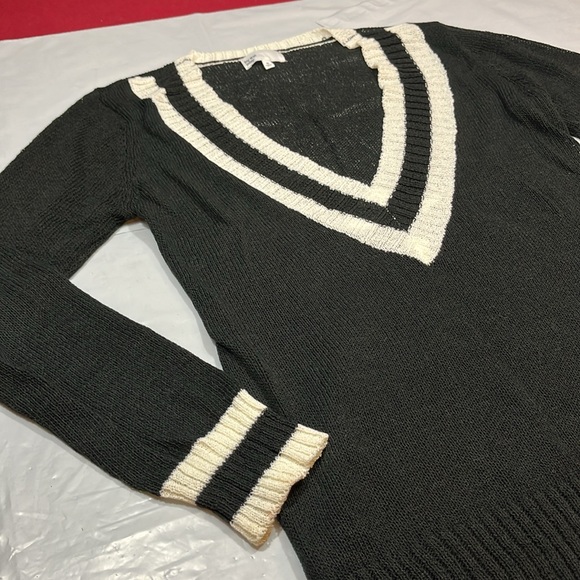 by the way. Black TENNIS SWEATER Ribbed DEEP V-neck Collegiate white stripes XS - Picture 4 of 13